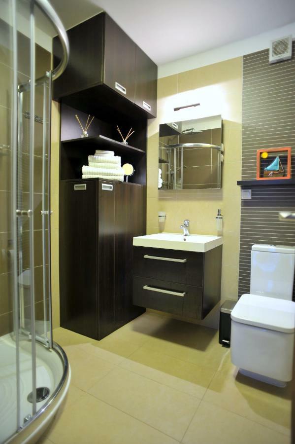 פורץ Holiday House Lena מראה חיצוני תמונה